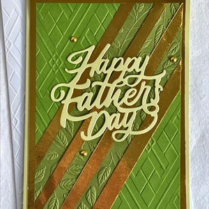 Tarjeta del Día del Padre con relieve, detalles en lámina verde y dorada, 5x7