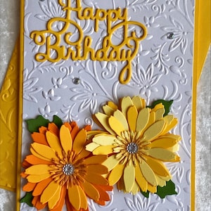 Geprägte Geburtstagskarte, gelbe und weiße Blumen, Mamas, Floral, Edelsteine, alles Gute zum Geburtstag, Feier, besonderer Tag, handgemacht, 13x18