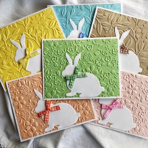 Biglietti di auguri pasquali in rilievo con fiori in colori assortiti con un coniglietto e un fiocco a quadretti, biglietti di auguri pasquali fatti a mano, set di sei, 5,5x4,25