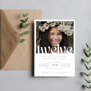 Chica de invitación de cumpleaños número 12, plantilla mínima de invitación de cumpleaños número 12, plantilla de invitación de foto de duodécimo cumpleaños, fiesta de cumpleaños de niña