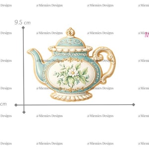 Puede incluir: Una tetera decorativa, de 9,5 cm de alto y 8,4 cm de ancho, en una combinación de colores azul claro y dorado. La tetera presenta un diseño floral en un marco ovalado. El asa y el pico son de color dorado. La tapa está adornada con un adorno decorativo.