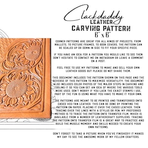 Op de afbeelding: Een bruin lederen snijpatroon met een zonnebloemontwerp. Het patroon is 15,24 cm bij 15,24 cm en is geëtiketteerd "Clackdaddy Leather Carving Pattern".