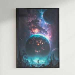 Könnte beinhalten: Ein digitaler Kunstdruck, der eine einsame Figur zeigt, die auf einer felsigen Landschaft steht und zu einem großen, leuchtenden Planeten in einem wirbelnden Nebel aufblickt. Der Planet ist von kleineren Himmelskörpern und einer hellen, feurigen Lichtquelle umgeben.
