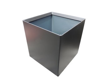 Wasserkasten aus Aluminium – RAL 9005 (Schwarz) – Auslässe Ø70, Ø100, 60x80, 70x110