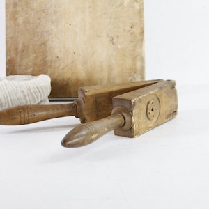 Antique Lemon Press | Primitive Wooden Kitchenware