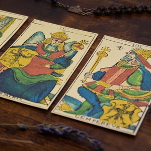 Tarot de Marseille : Jean Dodal 1701 [EDITION ARTISANALE], boîte artisanale peinte à la main, facsimile, 22 cartes