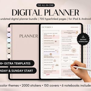 Op de afbeelding: Een digitale plannerbundel op een tablet, met een roze omslag en het woord "PLANNER". Het scherm toont een dagschema voor "3 OKTOBER". Extra tekst bevat "100+ EXTRA TEMPLATES" en "MONDAY & SUNDAY START".