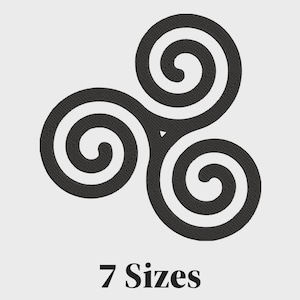 Può includere: Simbolo del triskel nero con tre spirali interconnesse su sfondo bianco. Il testo "7 Sizes" è visualizzato sotto. Adatto a varie applicazioni.