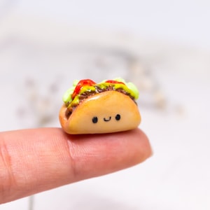 Lindo dije de taco kawaii / llavero de comida en miniatura de arcilla polimérica / regalo hecho a mano para amantes de la comida
