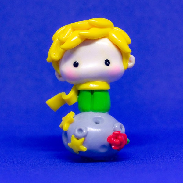 La breloque en argile polymère petit prince, cadeau fait main pour elle, porte-clés petit prince, breloque de téléphone miniature faite à la main, décor de bureau mignon unique