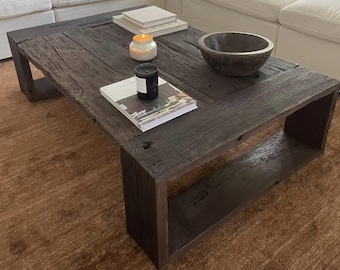 Rustikaler alter Holz Couchtisch • Wohnzimmer Handgefertigte Bauernhaus Couchtisch Möbel • Altholz Live Edge Couchtisch