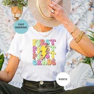 レトロな1年生シャツ、1年生の先生シャツ、1年生チームグループシャツ、先生へのプレゼント、キッズ1年生Tシャツ、新学期シャツ