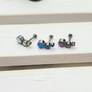 Titanium Curve Opal Push in Labret 16g, 18g, 20g Tragus Kraakbeen Helix Piercings