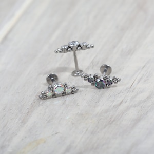 Tytanowy Boho Cz Curve Push in Labret 16g, 18g, 20g Tragus Cartilage Helix Piercings