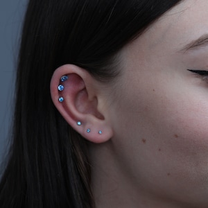 Titanium 1.5mm,2mm,2.5mm,3mm,4mm,5mm Turquise Bazel Push in Labret 16g, 18g, 20g Tragus Cartilage Helix Piercings