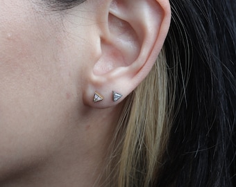 Titanium Triangle Cz Push inLabret 16g, 18g, 20g Tragus Cartilage Helix Piercings