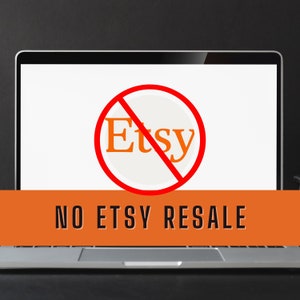 Może przedstawiać: Ekran laptopa z czerwonym k&oacute;łkiem i przechodzącą przez niego ukośną linią. Wewnątrz koła znajduje się napis "Etsy". Pod ekranem znajduje się pomarańczowy pasek z napisem "NO ETSY RESALE".