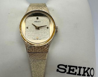 Vintage Seiko Mechanical Watch – 23mm Gold Tone, Textured Dial, Manual Wind Vintage 1970s Seiko Ladies Gold Tone Automatic Watch 17  main image 3