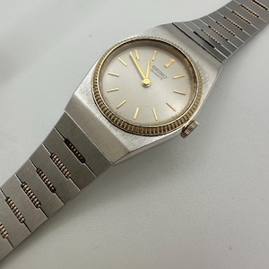 Vintage Seiko Quartz 5420-0210 – Two-Tone Gold & Silver – 1980s Unisex Watch – 20mm Case – Original Bracelet