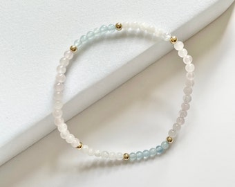 Bracelet de fertilité délicat, Souhaits de grossesse, Support de FIV, Guérison, aigue-marine 3 mm, pierre de lune, quartz rose, accents or 14 carats, minimaliste