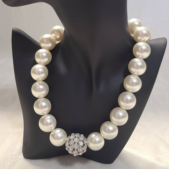 C1946 Faux Large Pearl Necklace With Rhinestone Ce