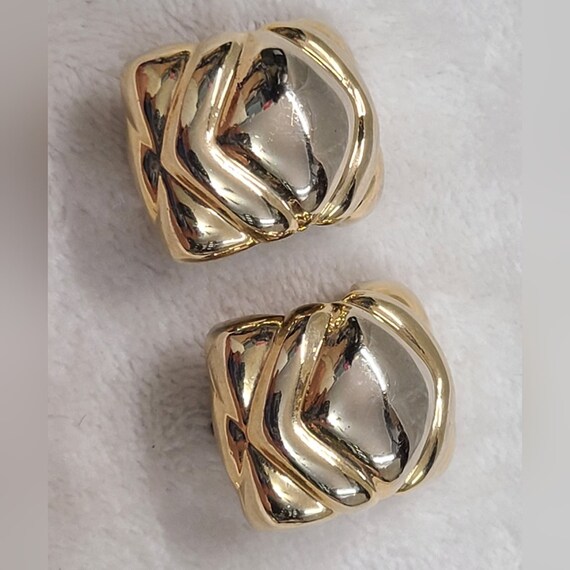 Vintage Chunky Gold Tone Clip On Earrings - image 1