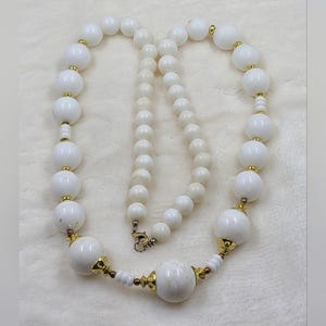 Vintage White & Gold Beaded Necklace