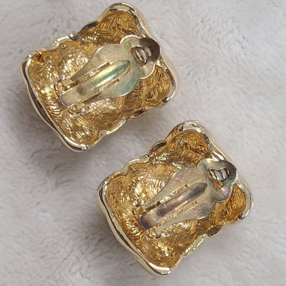 Vintage Chunky Gold Tone Clip On Earrings - image 2