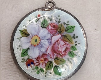 Médaillon ancien floral ton argent en émail guilloché