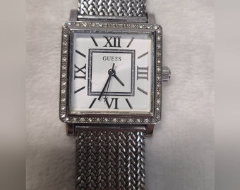 Guess Highline Damen Weißes Zifferblatt Silber Edelstahl Mesh Armband Uhr