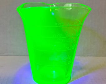 Uranium Glass Measuring Cup, Federal Glass, 3 spout