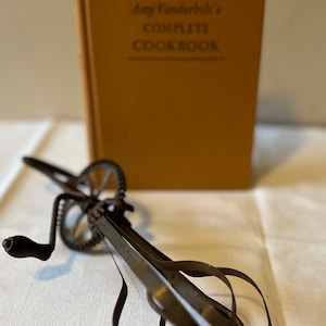 Antique Taplin Rotary Egg Beater: Farmhouse Kitchen Decor