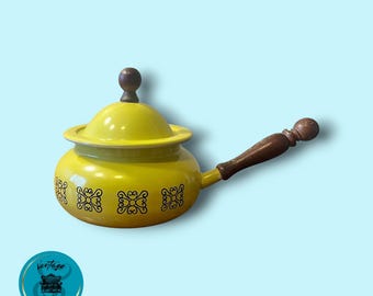 Retro Fondue Pot, Made inTaiwan, with Wooden Handle, Vintage Kitchen Decor, Cottage core, Farmhouse Decor, Vintage Serveware