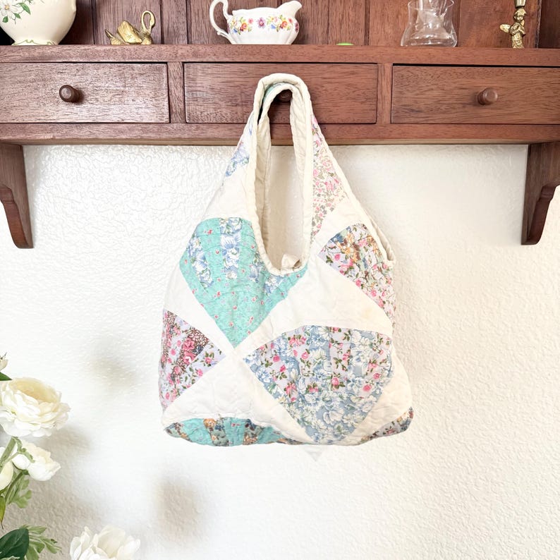 Remade Vintage Quilt Tote Bag, Handmade Patchwork Shoulder Bag, Cottagecore Farmhouse Purse image 11