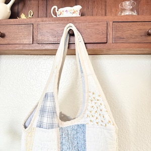Remade Vintage Quilt Tote Bag, Handmade Patchwork Shoulder Bag, Cottagecore Farmhouse Purse image 18