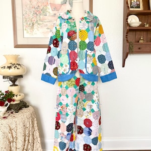 Completo trapuntato vintage rielaborato / Completo due pezzi patchwork colorato / Top e pantaloni trapuntati riciclati / Set di tendenza boho cottagecore