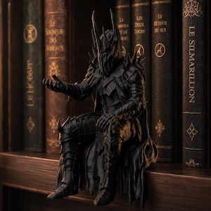 Figurine Sauron seigneur noir assis – Décoration bibliothèque dark fantasy – Figurine 3D noire médiévale