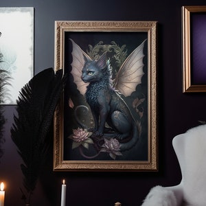 Ritratto di fata drago gatto nero: vibrazioni Whimsigoth e Witchcore con ali rosa antico e decorazioni in oro rosa. Arte murale stregonesca.