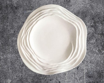 Elegant vit och grå bricka - Minimalistisk heminredning