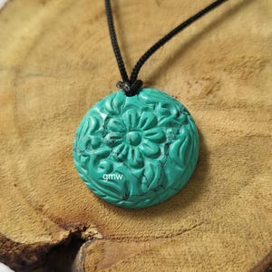 Turquoise Howlite Carving Pendant Necklace: Natural Gemstone