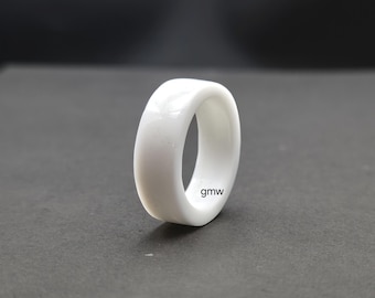 Polished White Quartz Ring: Polished Gemstone
