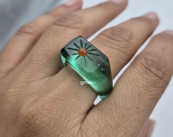 Handgemachte Grünquarz Hand geschnitzte & Roter Onyx Ring: Geschliffener Edelstein Statement Ring