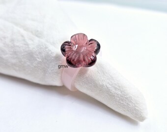 Handgemachte Rosenquarz Hand geschnitzte & Amethyst Quarz Blume Ring: Polierter Edelstein Blume Ring