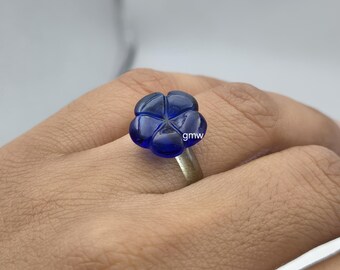 Handgemachte Peridot Quarz Hand geschnitzte & Blaue Quarz Blume Ring: Polierter Edelstein Blume Ring