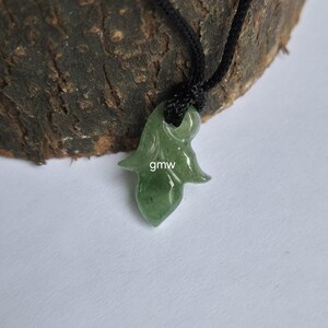 グリーンアベンチュリンリーフペンダントネックレス：ハンドメイドの宝石ネックレス