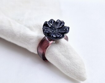 Hand geschnitzte Amethyst Quarz & Sonnenstein Quarz Blume Ring: Polierter Edelstein Blume Ring