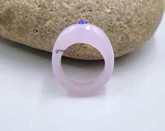 Handgemachte Rosenquarz Hand geschnitzt & natürliche Lapis Lazuli Ring: Polierter Edelstein Statement Ring