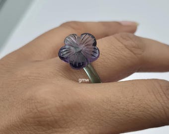 Handgemachte Grünquarz Hand geschnitzte & Amethyst Quarz Blume Ring: Polierter Edelstein Blume Ring