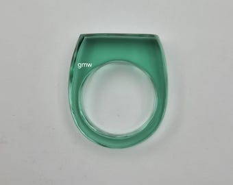 Polished Green Quartz Ring: Polished Gemstone