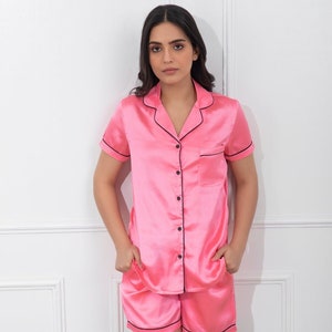 Set of 7 Bridesmaid Pajamas, Bridesmaid PJs, Bridesmaid Gifts, Satin Pajamas, Bridal PJS, Silk Pajamas, Bachelorette Pajamas, Honeymoon PJs